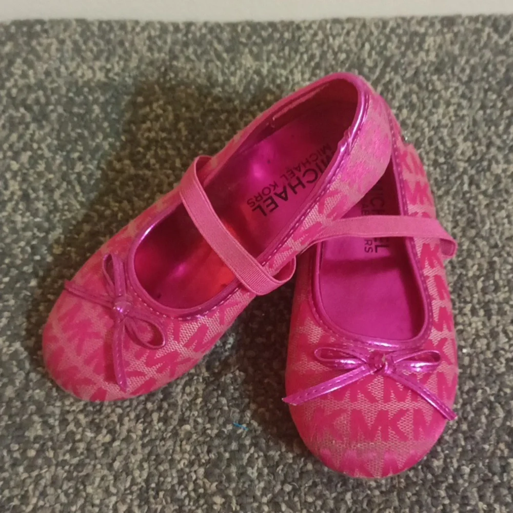 Michael Kors toddler girls size 10 pink canvas ballet flats